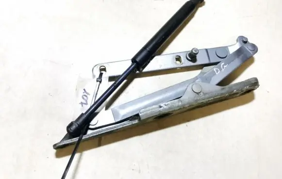 Alfa Romeo 156 Tailgate/trunk/boot hinge
