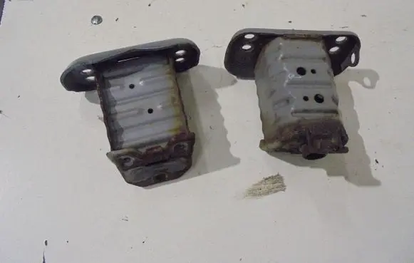 Toyota Yaris Front bumper shock/impact absorber POZOSTAE