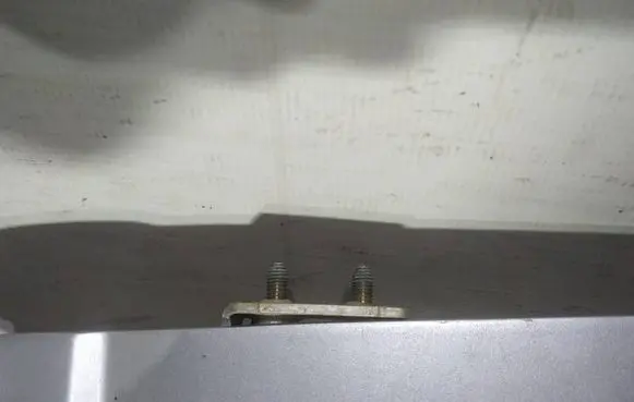 Subaru Legacy Tailgate/trunk/boot hinge