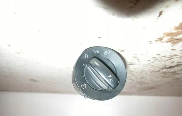 Volkswagen PASSAT B6 Light switch