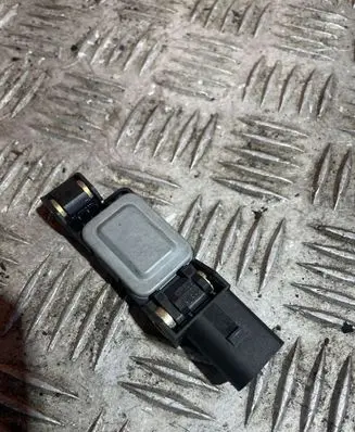 Audi A6 S6 C5 4B Airbag deployment crash/impact sensor 4B0959643C 0231A0L40JB9 200401