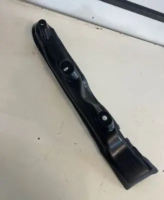 Volvo XC60 Fender end trim 32338467 AFG8G