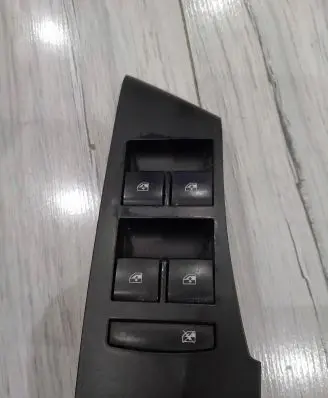 Opel Astra J Quarter vent window switch 13305011