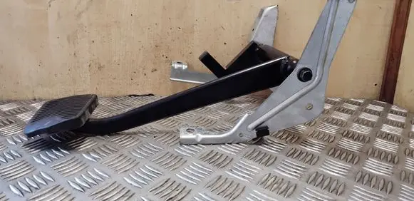Volvo XC90 Brake pedal
