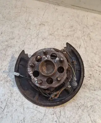 Rear wheel hub spindle/knuckle
