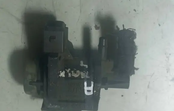 Volkswagen PASSAT B6 Turbo solenoid valve 1J0906283A
