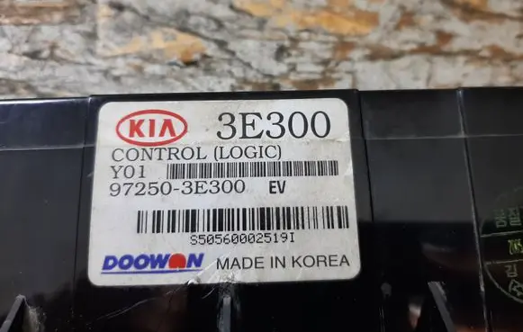 KIA Sorento Climate control unit 3E300 972503E300