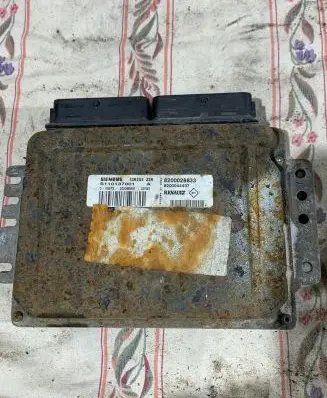 Renault Scenic I Engine control unit/module 8200028833 S110137001