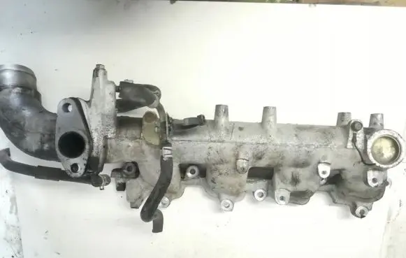 Nissan X-Trail T30 Intake manifold