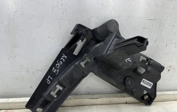 Volvo XC90 Front bumper mounting bracket 32345738