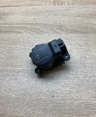 Ford Mondeo Mk III Air flap motor/actuator 3M5H19E616AB