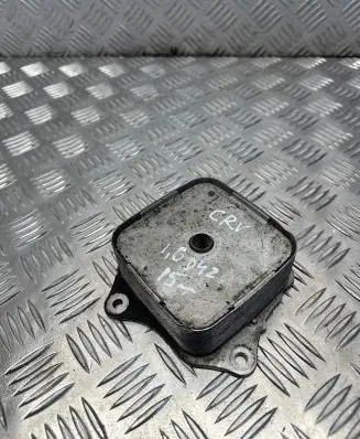Honda CR-V Oil filter mounting bracket 13820