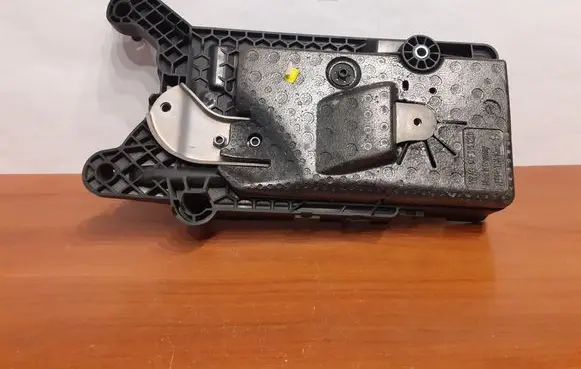 Skoda Kodiaq Battery box tray 5QF915325B 8140