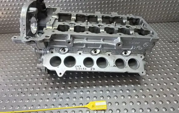 Jeep Grand Cherokee Engine head S27730470 90352084F