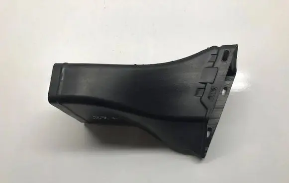 BMW 5 E60 E61 Intercooler air channel guide 7178085
