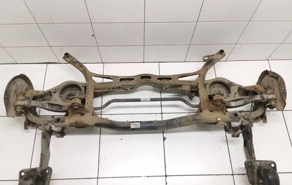Audi A3 S3 8P Rear subframe 1k0505315bm 1k0511305ds