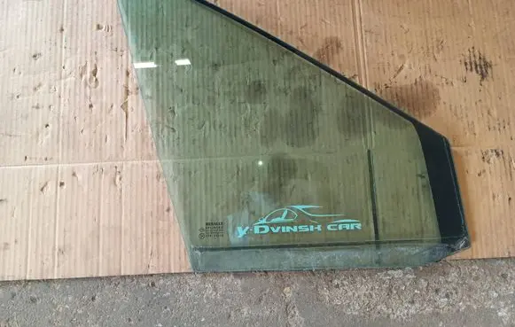 Renault Scenic II - Grand scenic II Front door vent window glass four-door 