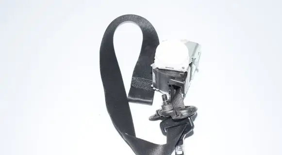 BMW 1 E81 E87 Front seatbelt 9138246
