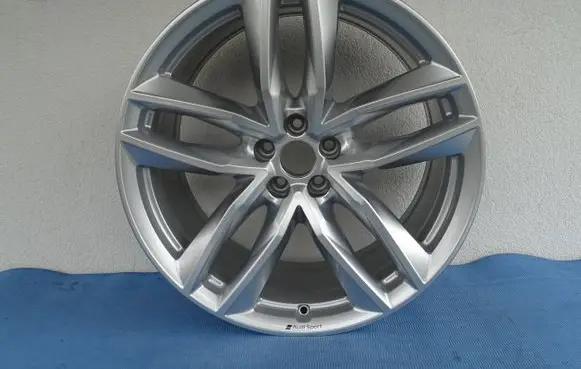 Audi Q7 4M R21 alloy rim 4M0601025AJ 4M001025BF