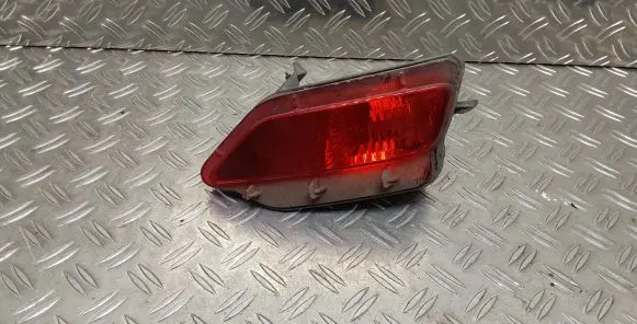 Toyota RAV 4 (XA40) Rear fog light 