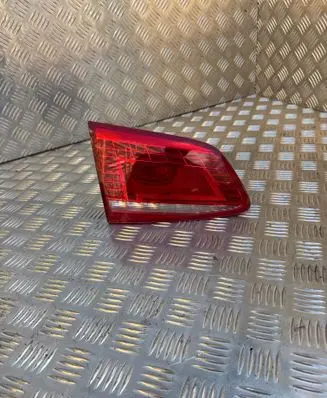 Volkswagen PASSAT B7 Tailgate rear/tail lights