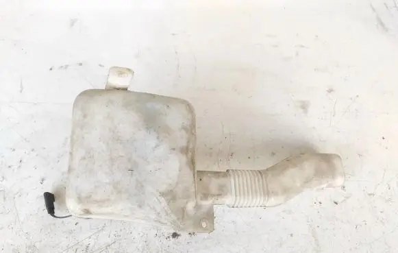 Ford Escort Windshield washer fluid reservoir/tank 90gg17610aa