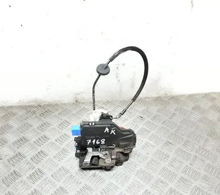 Volkswagen Jetta V Rear door lock 7L0839015