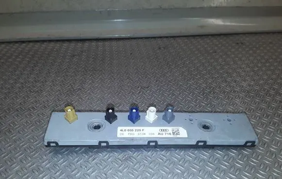 Audi Q7 4L Aerial antenna amplifier 4L0035225F