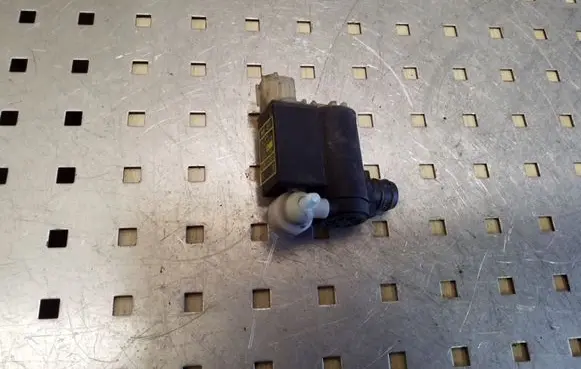 KIA Sportage Windscreen/windshield washer pump 985101F100