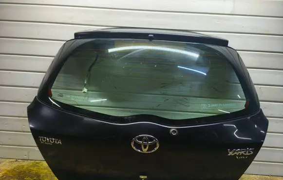 Toyota Yaris Tailgate/trunk/boot lid 