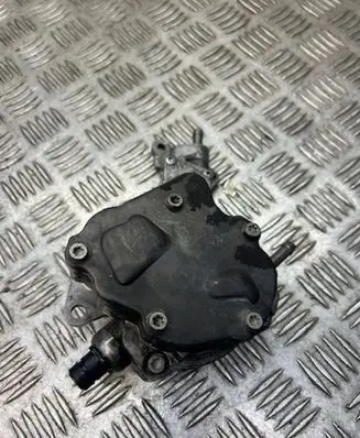 Volkswagen PASSAT B6 Vacuum pump 038145209 050407E