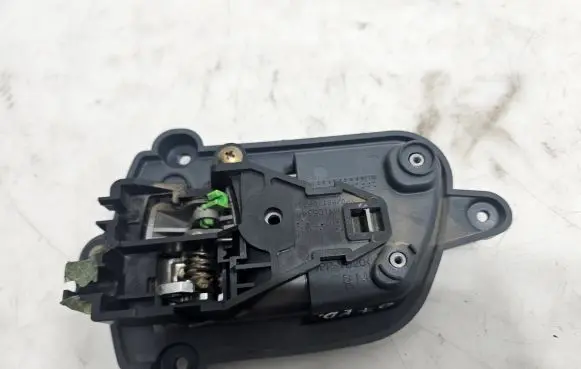 Mitsubishi Grandis Front door interior handle MN105360