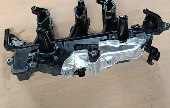 Renault Master III Rocker cam cover 118304798R