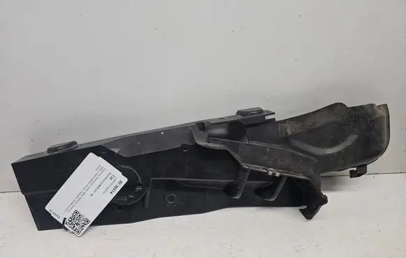 Ford Focus C-MAX Fender mounting bracket 3M51R02476A