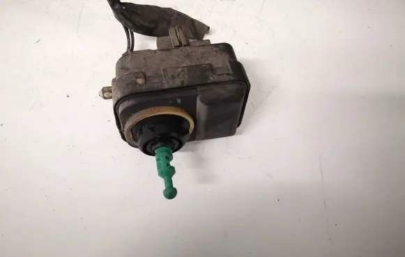 Volvo V70 Headlight level adjustment motor 
