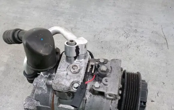 Mercedes-Benz C W203 Air conditioning (A/C) compressor (pump)