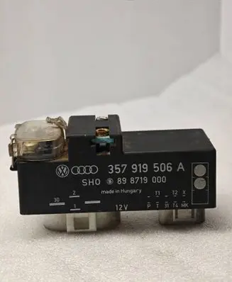 Volkswagen PASSAT B3 Coolant fan relay 357919506A 898719000