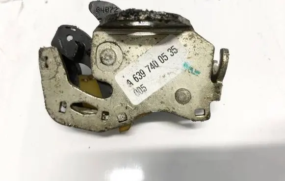 Mercedes-Benz Vito Viano W639 Rear door lock a6397400535