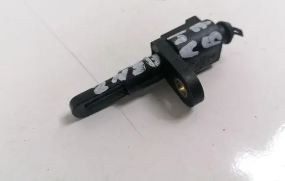 Audi A4 S4 B7 8E 8H Intake air temperature sensor 06B905379D