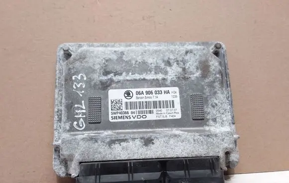 Skoda Octavia Mk2 (1Z) Engine control unit/module 06A906033HA 5WP4036604