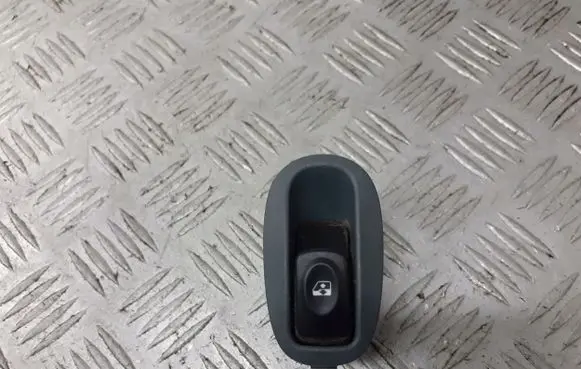 Renault Scenic I Quarter vent window switch 7700836267