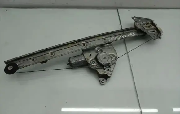 Suzuki Grand Vitara II Rear door window regulator with motor