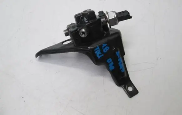 Ford S-MAX Fuel distributor R9144Z020C