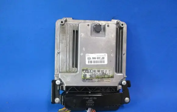Audi A4 S4 B8 8K Engine control unit/module 03L906022JM 03L906022B 0281015328
