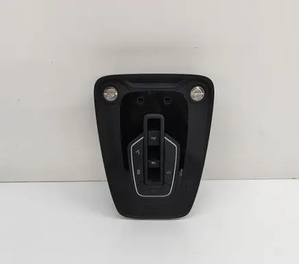 Audi e-tron Front seat light 4K0947135AL 5Q0951177