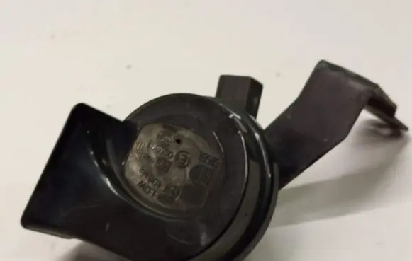 Audi Q3 8U Horn signal 8U0951209 000324