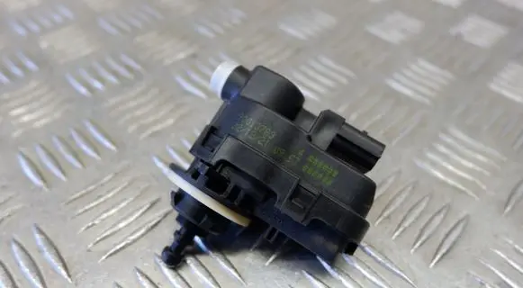 Toyota Yaris XP210 Headlight level adjustment motor 856610D050 90013783