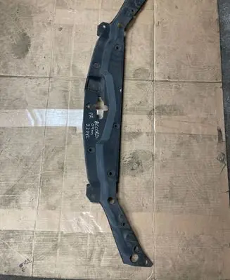 Engine bonnet/hood lock trim molding