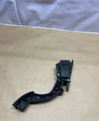 Ford Focus Accelerator throttle pedal 4M519F836AH