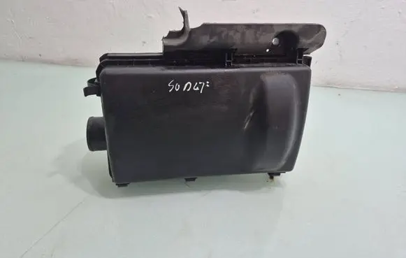 Toyota Prius (XW20) Air filter box 1001406970